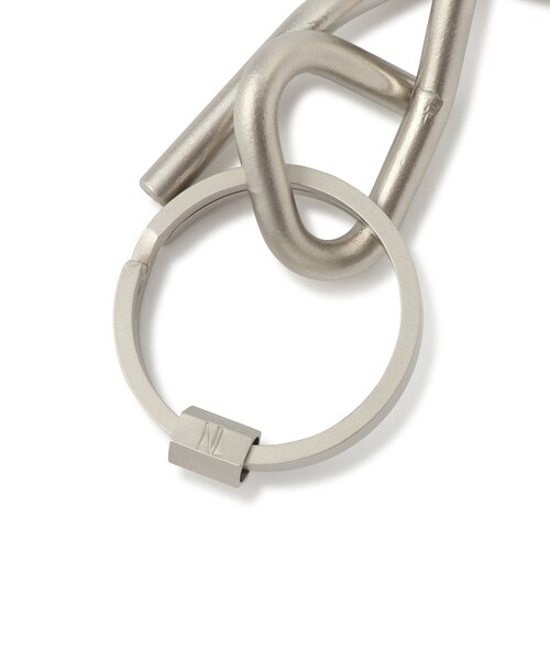 ADAM ET ROPE'（アダムエロペ）の「【NL/ニール】Rick 2.0（キーホルダー・メンズ・シルバー・F）」の6枚目の写真