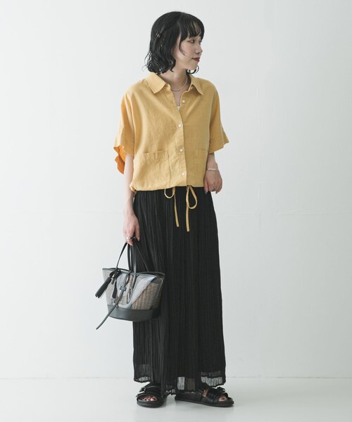 URBAN RESEARCH(アーバンリサーチ)の「ラミーレーヨンハーフスリーブシャツ(シャツ/ブラウス・レディース・NAVY/YEL BEIGE/WHITE・Free)」の18枚目の写真