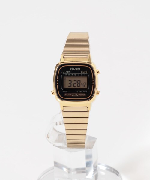 URBAN RESEARCH DOORS(アーバンリサーチドアーズ)の「CASIO メタルスクエアデジタルウォッチ(アナログ腕時計・レディース・ゴールド・-)」の3枚目の写真