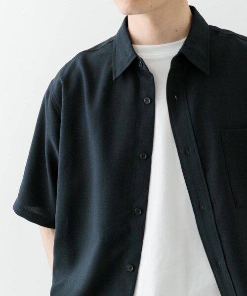 ITEMS URBANRESEARCH(アイテムズ アーバンリサーチ)の「『イージーケア/速乾/UVカット』『セットアップ対応』クイックドライリネンタッチ半袖シャツ(シャツ/ブラウス・メンズ・CHA/GRN/BRN/BLK・M/L)」の8枚目の写真