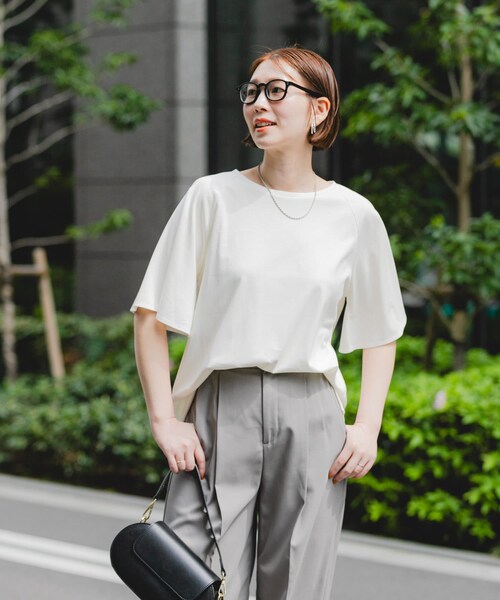 URBAN RESEARCH ROSSO（アーバンリサーチロッソ）の「『UR TECH』Fby ROSSO　UVCUTバックテールフレアスリーブTシャツ（Tシャツ/カットソー・レディース・OFF WHITE/YELLOW/BLACK・FREE）」の5枚目の写真