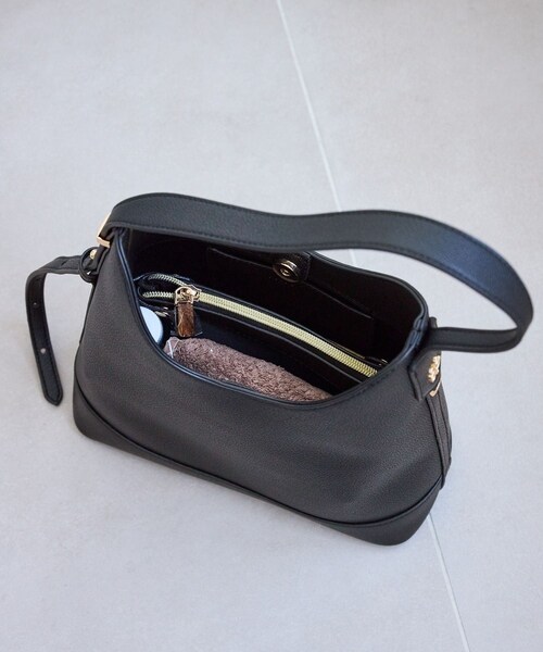 ROPE' PICNIC(ロペピクニック)の「me fit BAG フィットワンショルダーミドルバッグ(ショルダーバッグ・レディース・ブラック/キナリ系/ライトグリーン/オレンジ系・F)」の8枚目の写真