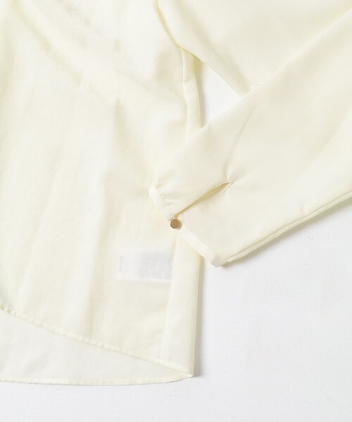 URBAN RESEARCH ROSSO（アーバンリサーチロッソ）の「ウォッシャブルVネックフレアブラウス（シャツ/ブラウス・レディース・OFF WHITE/CHARCOAL・FREE）」の12枚目の写真