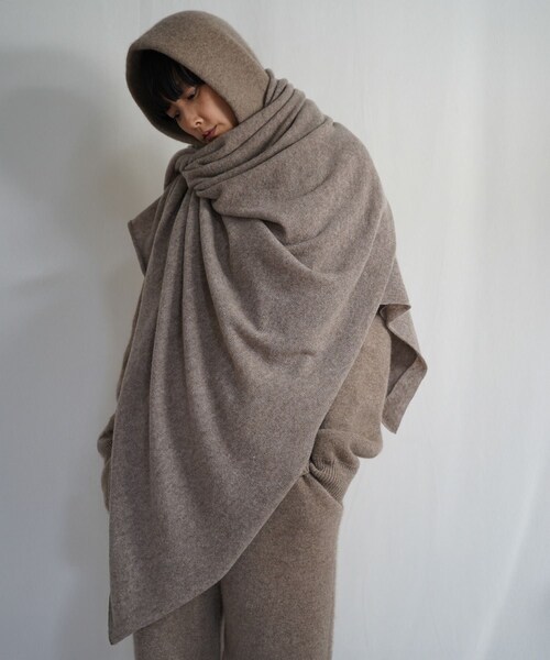 ROPE'(ロペ)の「GWIL CASHMERE PANTS|カシミア100%大判ストール(ストール/ショール・レディース・ブラック/ベージュ・F)」の8枚目の写真
