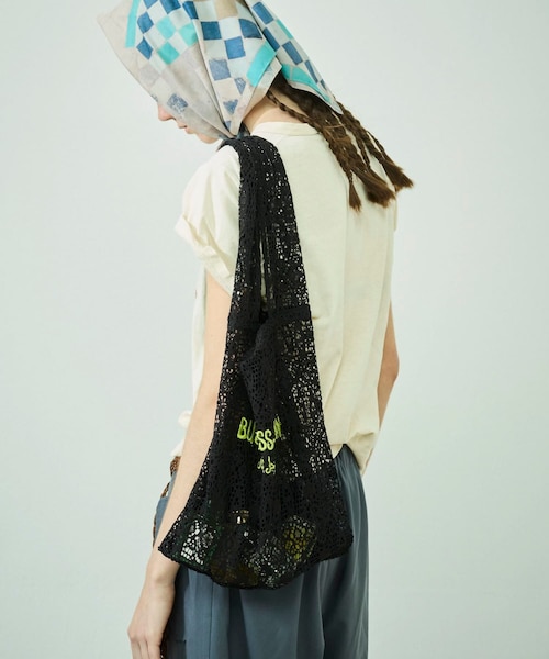 URBAN RESEARCH（アーバンリサーチ）の「LY　SOUK BAG（ハンドバッグ・レディース・WHITE/BLACK/OLIVE・-）」の2枚目の写真