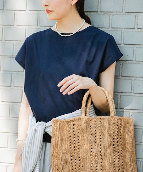 URBAN RESEARCH（アーバンリサーチ）の「スーピマコットンボートネックカットソー（Tシャツ/カットソー・レディース・D.NAVY/WHITE/TAUPE・FREE）」の3枚目の写真