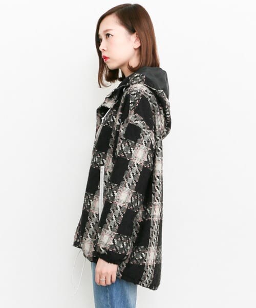 KBF（ケイビーエフ）の「チェックマウンテンパーカー（マウンテンパーカー・レディース・IVORY/BLACK・one）」の7枚目の写真