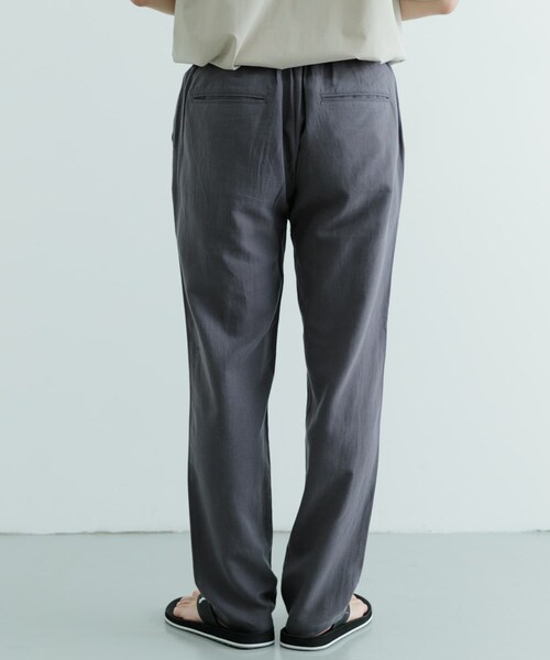 ITEMS URBANRESEARCH(アイテムズ アーバンリサーチ)の「コットン×リネン RELAX トラウザー(その他パンツ・メンズ・CHA/GRN/RED/BLK・M/L)」の21枚目の写真