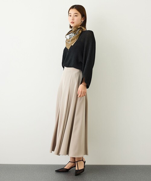 ROPE'（ロペ）の「ROPE' リバイバルシルクスカーフ/ Lサイズ・26AW（バンダナ/スカーフ・レディース・ブラック/オフホワイト/カーキ/ピンク/オレンジ・F）」の22枚目の写真