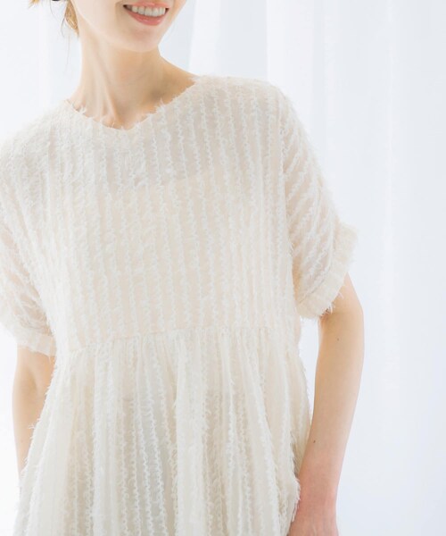 URBAN RESEARCH ROSSO（アーバンリサーチロッソ）の「シアージャガードペプラムブラウス（シャツ/ブラウス・レディース・OFF WHITE/BLACK・FREE）」の4枚目の写真