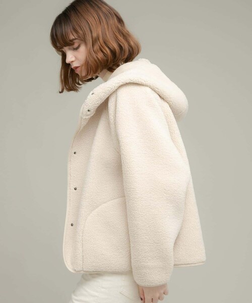 URBAN RESEARCH Sonny Label（アーバンリサーチサニーレーベル）の「ムートンリバーシブルフーディーコート（ムートンコート・レディース・CCLxCCL/IVOxBEG/OFF×CAM・36/38）」の5枚目の写真