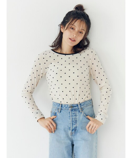 Ungrid（アングリッド）の「バックオープンドットシアーベロアロングスリーブTee（Tシャツ/カットソー・レディース・オフホワイト/ブラック/ブラウン/ミックス・F）」の2枚目の写真