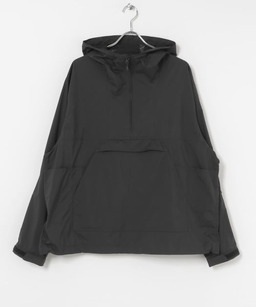 URBAN RESEARCH(アーバンリサーチ)の「DAIWA PIER39 TECH TRAVEL ANORAK(マウンテンパーカー・メンズ・WOLF GRAY/BLACK/CHARCOAL・M/L/XL)」の1枚目の写真