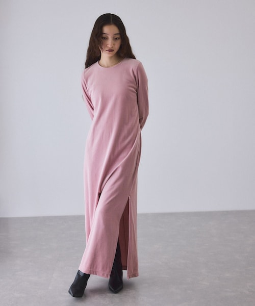 ADAM ET ROPE'（アダムエロペ）の「ベロア BOTANICAL DYED DRESS（ワンピース・レディース・オリーブ/ネイビー/ピンク・1/2）」の5枚目の写真