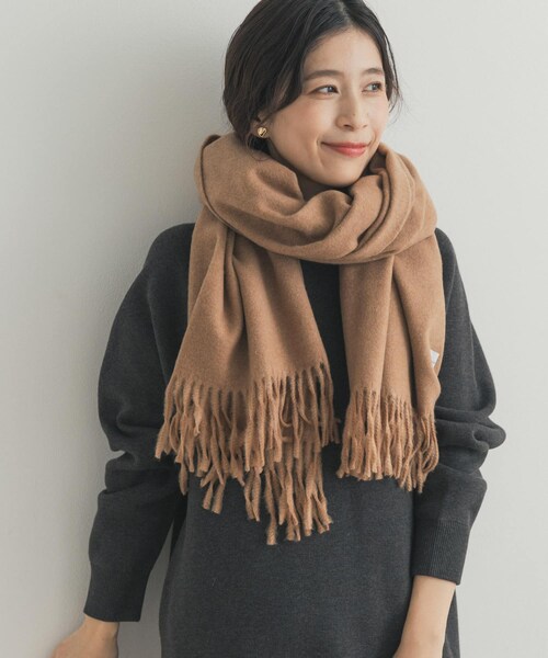 URBAN RESEARCH DOORS（アーバンリサーチドアーズ）の「なめらかプレーンストール（ストール/ショール・レディース・BEIGE/YELLOW/BLUE/GRAY・one）」の3枚目の写真