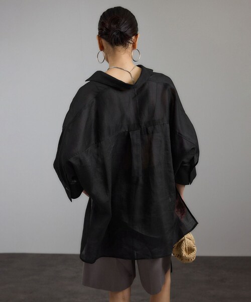 ADAM ET ROPE'（アダムエロペ）の「シアーリネンスキッパードルマンシャツ（シャツ/ブラウス・レディース・ブラック/ホワイト/ブラウン・F）」の11枚目の写真