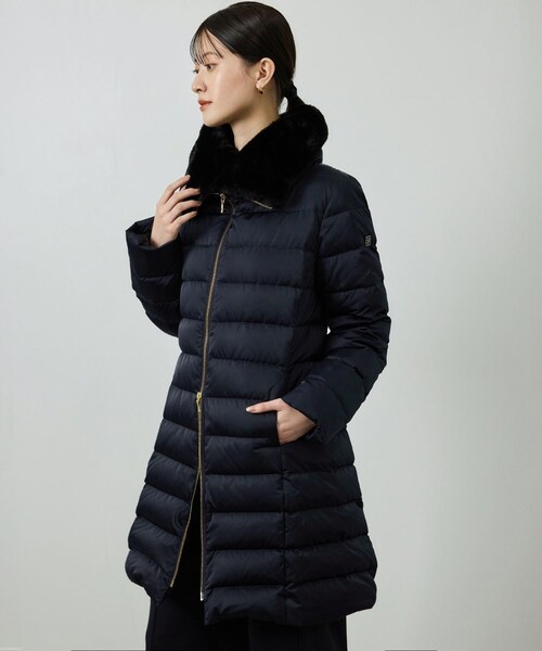 ROPE'(ロペ)の「サテンロング丈ダウンコート/イージーケア(ダウンジャケット/コート・レディース・ブラック/ネイビー・36/38)」の4枚目の写真