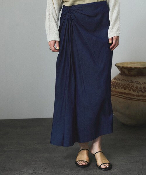 ADAM ET ROPE'（アダムエロペ）の「【セットアップ対応】デニムアシンメトリードレープスカート（デニムスカート・レディース・ネイビー・M/S）」の9枚目の写真