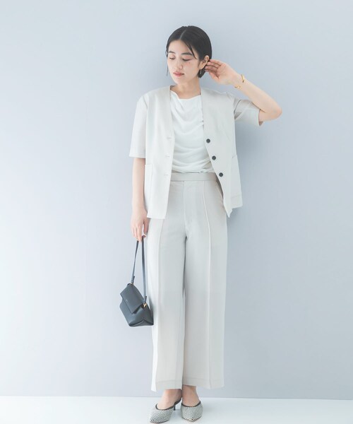 URBAN RESEARCH ROSSO(アーバンリサーチロッソ)の「クールタッチ 防シワ ハーフスリーブジャケット(ノーカラージャケット・レディース・GREIGE/DARK NAVY・Free)」の9枚目の写真