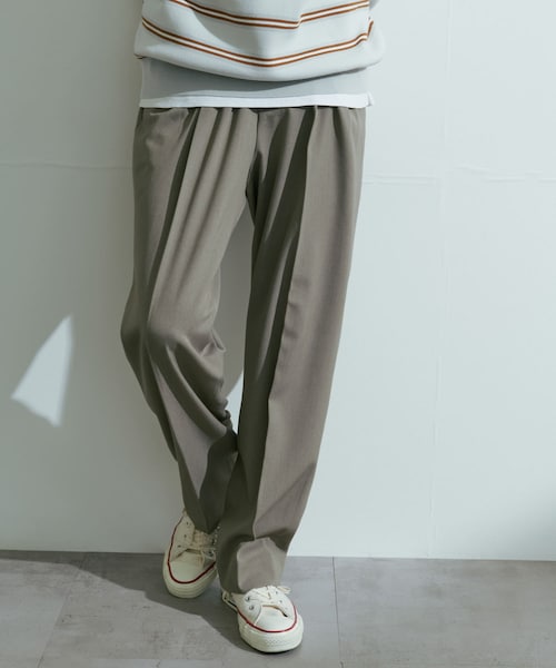 URBAN RESEARCH DOORS(アーバンリサーチドアーズ)の「『UR TECH』完声2タックワイドトラウザー(その他パンツ・メンズ・GREIGE/CHARCOAL/BLACK・S/M/L)」の3枚目の写真