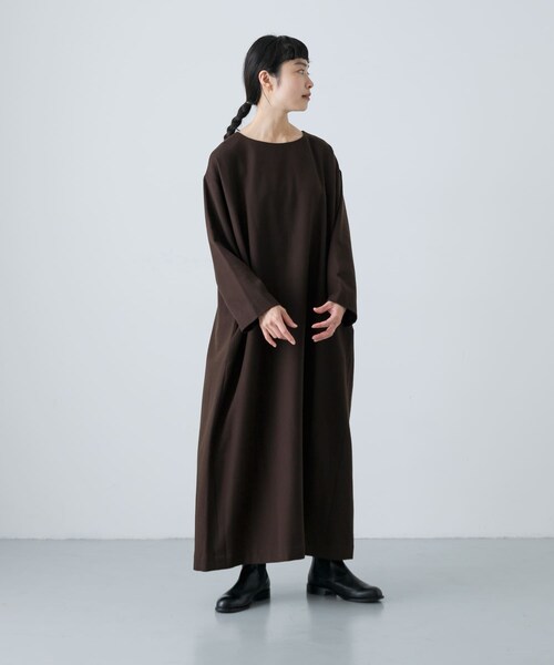 かぐれ(カグレ)の「WIRROW Botany wool dress(ワンピース・レディース・Mauve gray/Dark brown・1)」の4枚目の写真