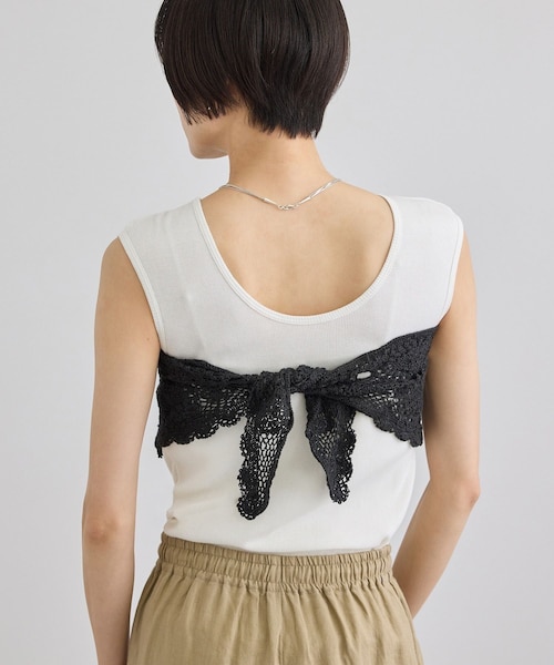 ADAM ET ROPE'(アダムエロペ)の「【WEB限定】クロシェバブーシュカ(バンダナ/スカーフ・レディース・ブラック/キナリ・F)」の6枚目の写真