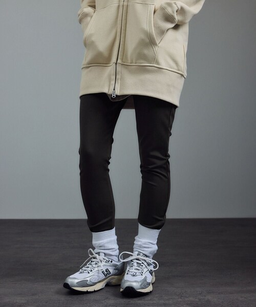 ADAM ET ROPE'（アダムエロペ）の「【Americana（アメリカーナ） for SALON】別注レギンスパンツ（レギンス/スパッツ・レディース・チャコール・F）」の3枚目の写真