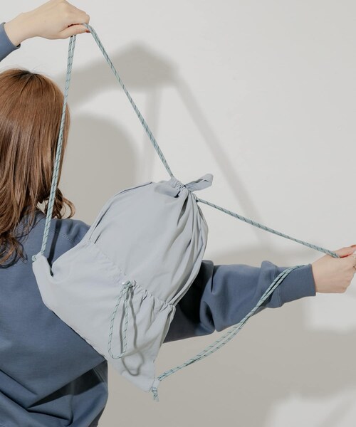 SMELLY（スメリー）の「ドロストポケットナップサック（バックパック/リュック・レディース・BLK/GRY・-）」の17枚目の写真