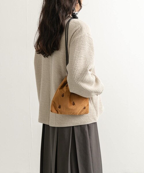 URBAN RESEARCH DOORS（アーバンリサーチドアーズ）の「『別注』beej×DOORS　刺繍巾着バッグ（ショルダーバッグ・レディース・BLUE/BROWN・one）」の6枚目の写真