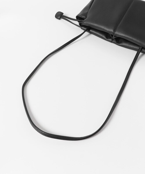 URBAN RESEARCH DOORS（アーバンリサーチドアーズ）の「2WAY巾着ショルダーバッグ（ショルダーバッグ・レディース・BLACK/IVORY/L.BLUE・one）」の17枚目の写真