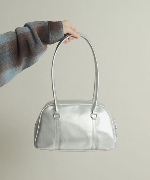 SENSE OF PLACE by URBAN RESEARCH（センスオブプレイスバイアーバンリサーチ）の「ロングハンドルボストンバッグ（ボストンバッグ・メンズ・BLACK/CHARCOAL/SILVER・one）」の3枚目の写真