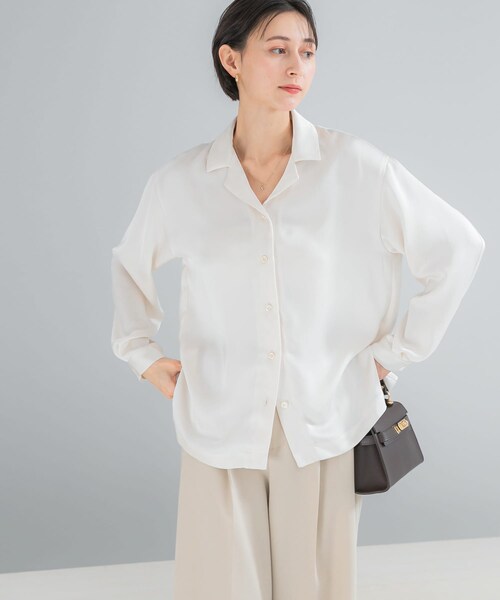 URBAN RESEARCH ROSSO（アーバンリサーチロッソ）の「オープンカラーヴィンテージシルキーサテンブラウス（シャツ/ブラウス・レディース・OFF/Y/BEIGE・Free）」の6枚目の写真