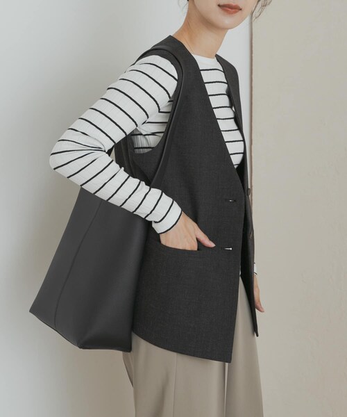 URBAN RESEARCH DOORS(アーバンリサーチドアーズ)の「ノーカラージレ(テーラードジャケット・レディース・BEIGE/BLACK・M)」の4枚目の写真