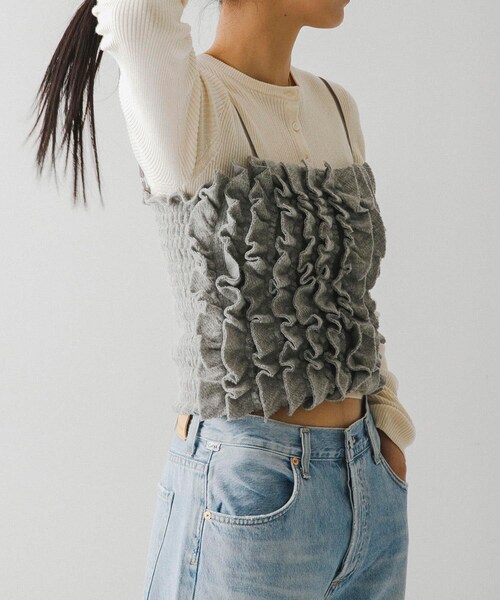 URBAN RESEARCH（アーバンリサーチ）の「KNIT SEW FRILL TOPS（キャミソール・レディース・GREY/WHITE・Free）」の7枚目の写真