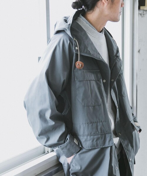 URBAN RESEARCH DOORS（アーバンリサーチドアーズ）の「『別注』SIERRA DESIGNS×DOORS　MOUNTAIN PARKA（マウンテンパーカー・メンズ・Blue Gray/Greige/Ink Black・M/L）」の4枚目の写真