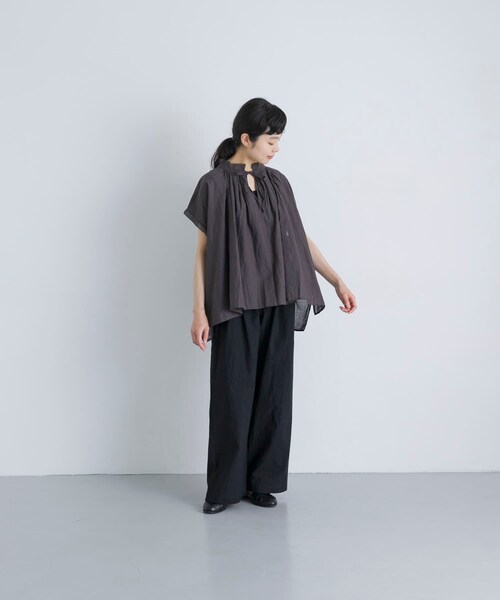 かぐれ(カグレ)の「SOIL COTTON VOILE GATHERED SHIRTS(シャツ/ブラウス・レディース・WHT/CCR・1)」の13枚目の写真