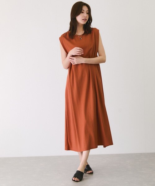 Jayro（ジャイロ）の「カノコ肩タックフレアワンピース（ワンピース・レディース・ブラック/グレー系/キャメル/イエロー・F）」の3枚目の写真