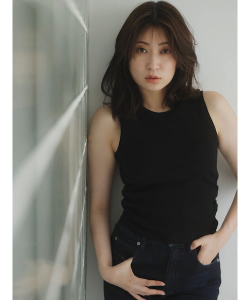 dazzlin（ダズリン）の「【吉田朱里】涼感加工ギャザーノースリリブトップス（タンクトップ・レディース・オフホワイト/チャコールグレー/ブラック/ピンク・F）」の8枚目の写真