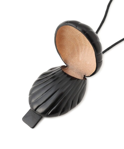 ADAM ET ROPE'(アダムエロペ)の「【JAMIRAY(ジャミレイ)】LEATHER SHELL N/C(ネックレス・レディース・ブラック・F)」の9枚目の写真