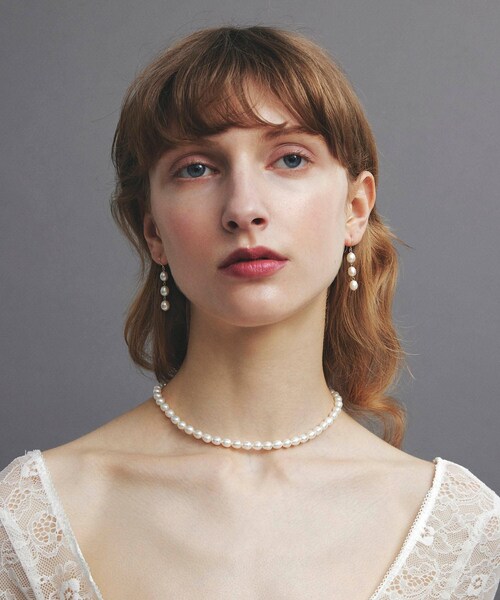 ROPE'(ロペ)の「【WEB限定】【les bonbon (ル ボンボン)】cocoon pearl hook pierce WH(ピアス(両耳用)・レディース・ホワイト・F)」の9枚目の写真