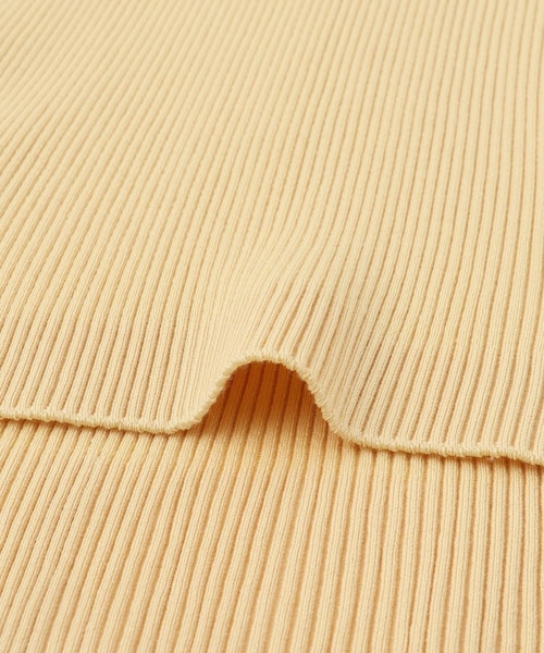 ADAM ET ROPE'（アダムエロペ）の「【公式サイト限定】【AURALEE(オーラリー)】COTTON HIGH GAUGE RIB KNIT TANK TOP（タンクトップ・レディース・ブラック/ホワイト/イエロー系・1）」の11枚目の写真