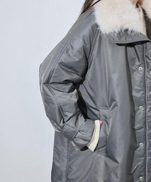 ADAM ET ROPE'(アダムエロペ)の「【upper hights for ADAM ET ROPE'】別注 THE U-BENCH COAT(ナイロンジャケット・レディース・ブラック/グレー・F)」の12枚目の写真