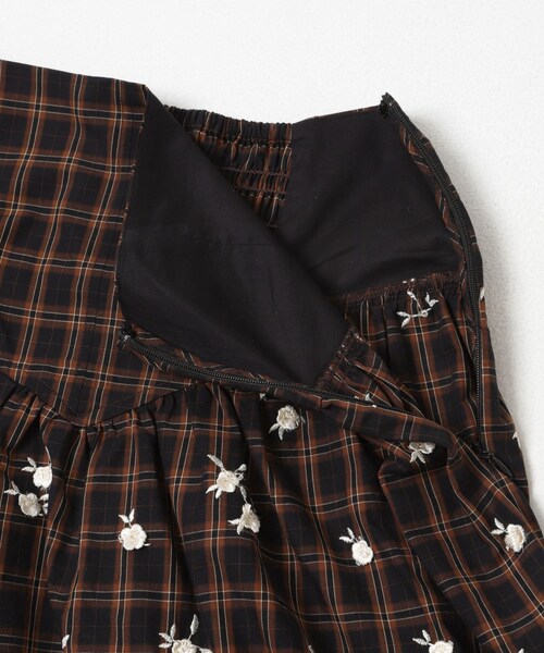 URBAN RESEARCH（アーバンリサーチ）の「GANNI　CHECK TIERED FRILL SKIRT（スカート・レディース・CAPPUCCINO・36）」の8枚目の写真