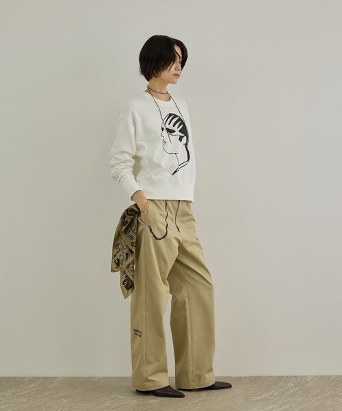 ADAM ET ROPE'(アダムエロペ)の「【Camille de Cussac by SALON】アートプリントスウェット(スウェット・レディース・ホワイト/ホワイト系/ベージュ/ベージュ系・F)」の9枚目の写真