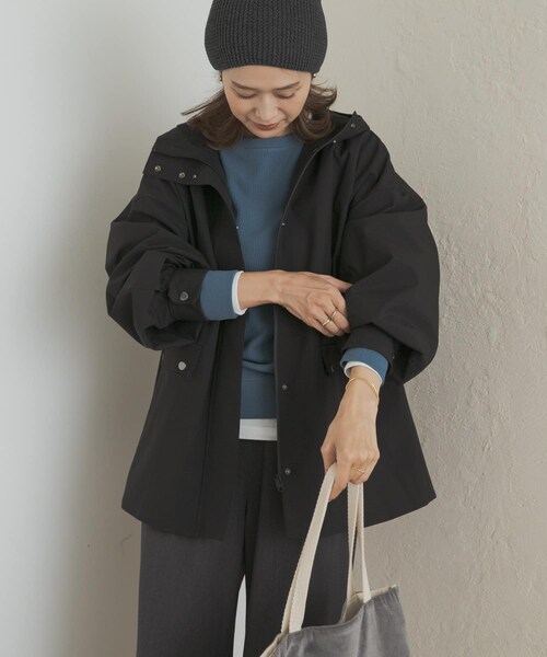 URBAN RESEARCH DOORS（アーバンリサーチドアーズ）の「防風/撥水ドロストフーディ（テーラードジャケット・レディース・D.BEIGE/BLACK・Free）」の4枚目の写真