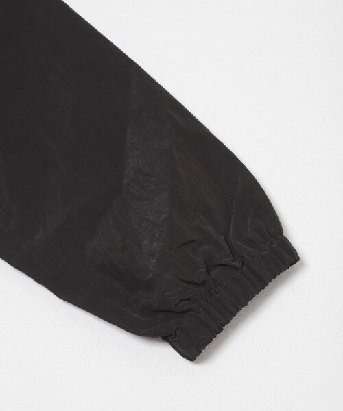 URBAN RESEARCH DOORS（アーバンリサーチドアーズ）の「FORK&SPOON　シアーアノラックパーカー（パーカー・メンズ・BLACK/CHARCOAL・4/5）」の5枚目の写真