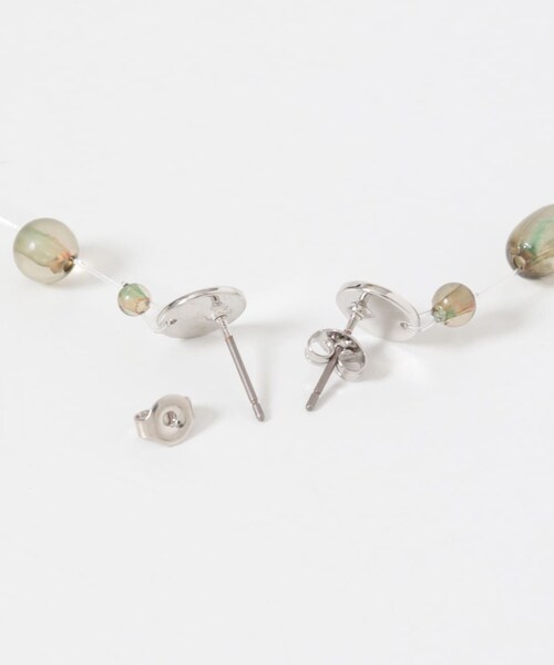 KBF（ケイビーエフ）の「シズクピアス（ピアス（両耳用）・レディース・CLEAR/KHAKI・One）」の9枚目の写真