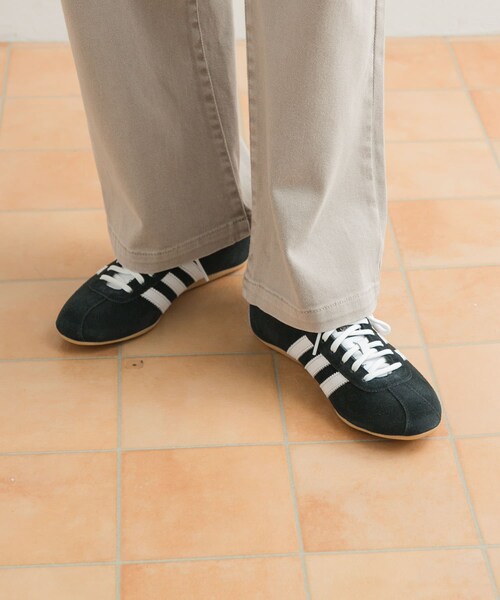 URBAN RESEARCH DOORS(アーバンリサーチドアーズ)の「adidas TOKYO(スニーカー・レディース・コアブラック・23.5/24/24.5)」の4枚目の写真