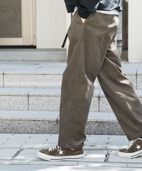 URBAN RESEARCH DOORS（アーバンリサーチドアーズ）の「ウェビングベルトコーデュロイトラウザー（その他パンツ・メンズ・CHARCOAL/MOCHA/TERRACOTTA・S/M/L）」の19枚目の写真