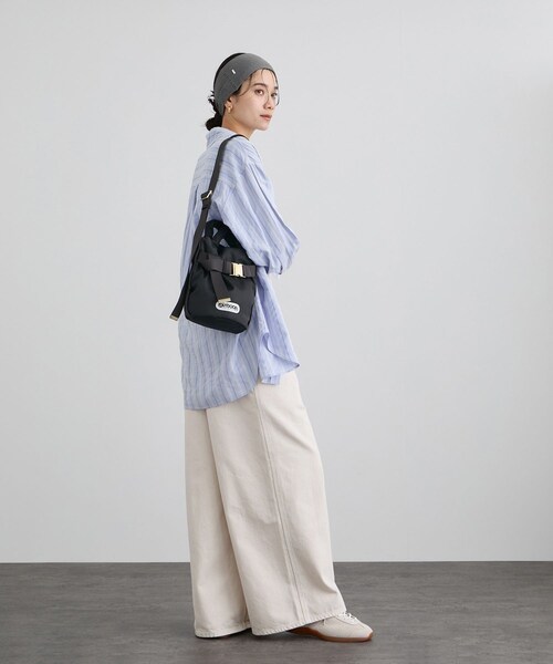 ADAM ET ROPE'(アダムエロペ)の「オーバーダイデニムサロペット(サロペット/オーバーオール・レディース・チャコール/キナリ・M/S)」の13枚目の写真